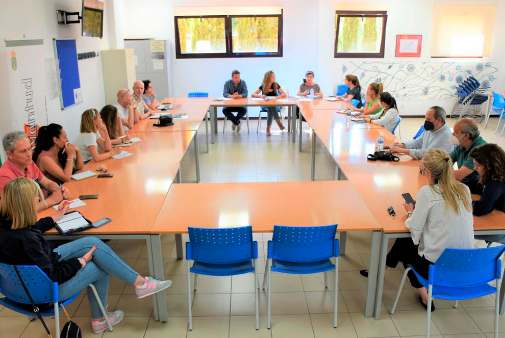 El Consejo Escola Municipal de Villaviciosa celebra su primera reunión presencial post-COVID