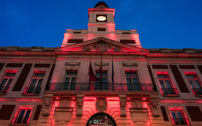 La Casa de Correos enrojeció para conmemorar el Día del Donante de Sangre