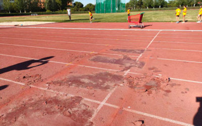 La pista de atletismo de Leganés, en mal estado un año después de su reforma