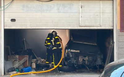 Incendio con consecuencias materiales en un garaje del barrio de La Fortuna