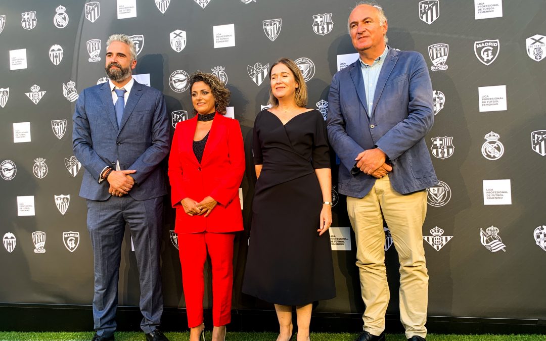 La Comunidad potencia el fútbol femenino a través de la atracción y organización de eventos