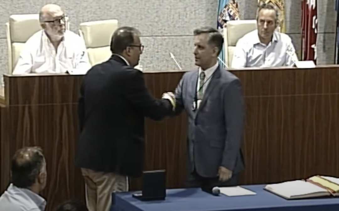 Carlos Aranzana toma posesión como nuevo concejal de ULEG en Leganés