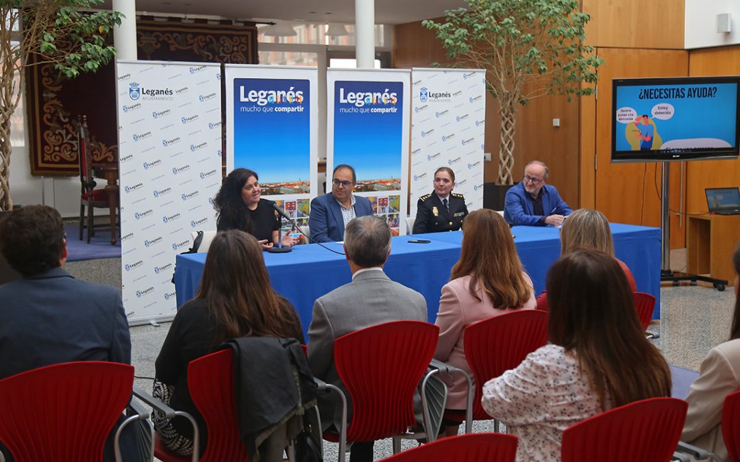 El Ayuntamiento de Leganés presenta ‘Persona de apoyo en el entorno policial’