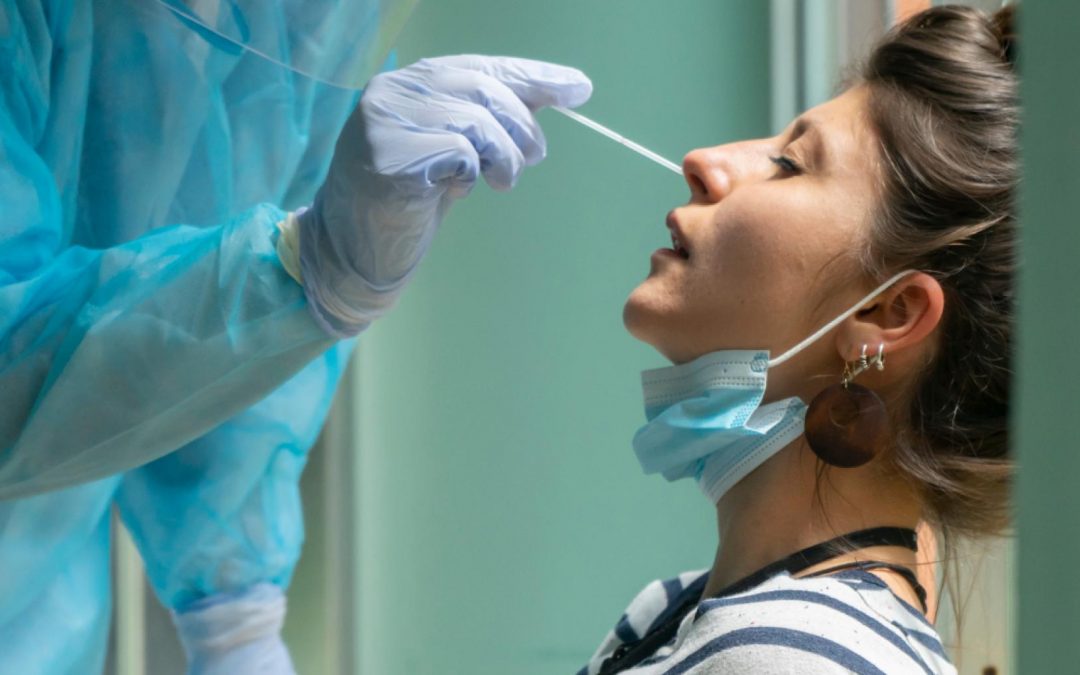 Madrid adquiere 500.000 test rápidos de COVID y gripe para las urgencias de hospitales, Atención Primaria y centros sociosanitarios