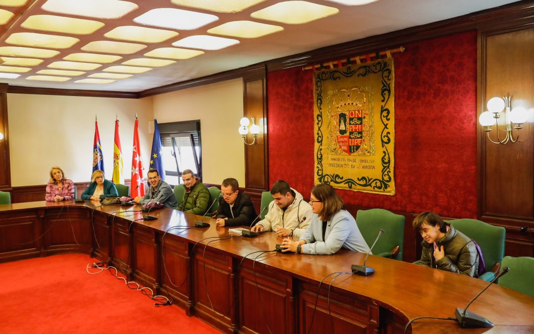 Miembros de AFANDEM se convierten en concejales de Móstoles por un día