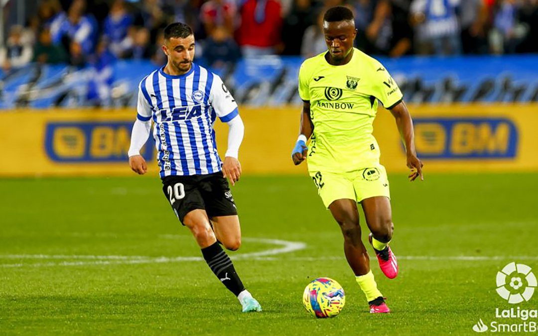 El C.D. Leganés cae en Mendizorroza (2-1) ante el Deportivo Alavés