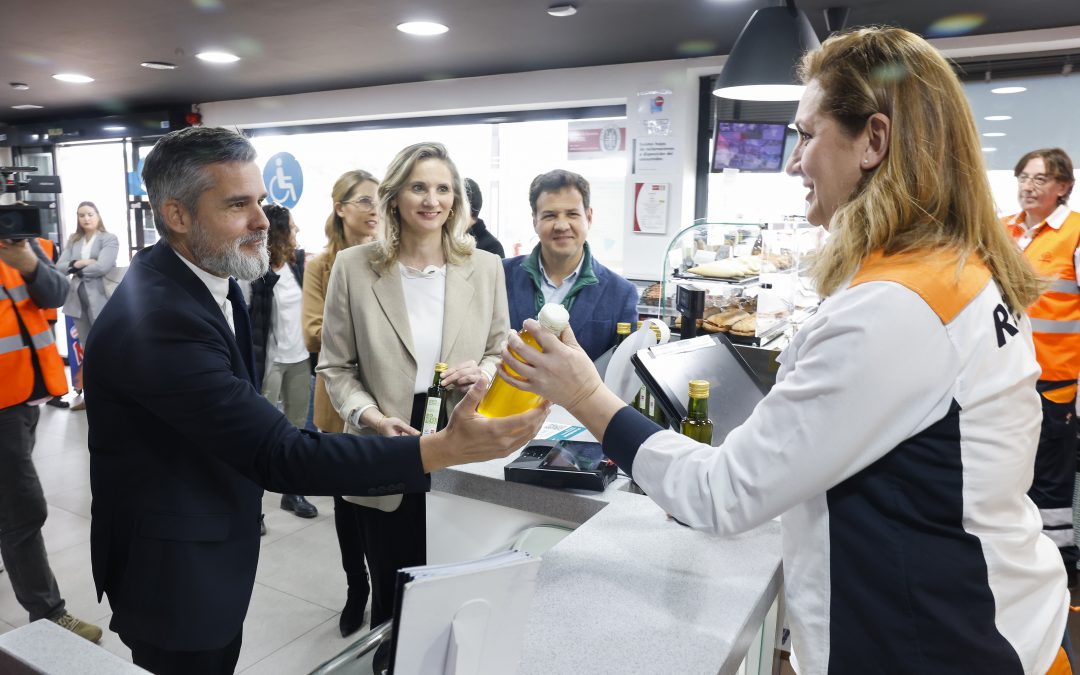 Madrid participa en una campaña para animar a los madrileños a reciclar el aceite de cocina usado