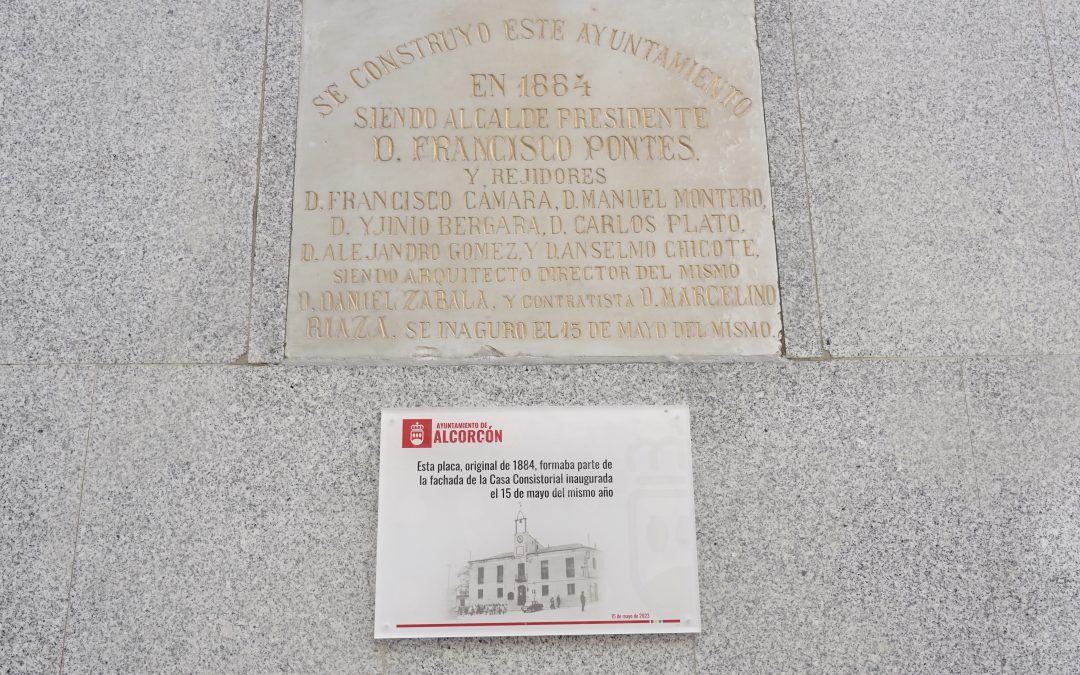 El Ayuntamiento de Alcorcón recupera placa histórica de hace 139 años para su instalación en la Casa Consistorial