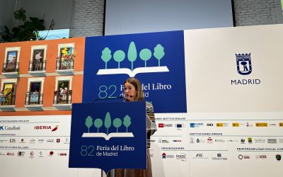 La Feria del Libro de Madrid abre sus puertas en el Parque de El Retiro con el lema “Somos de Ciencias y Letras”.