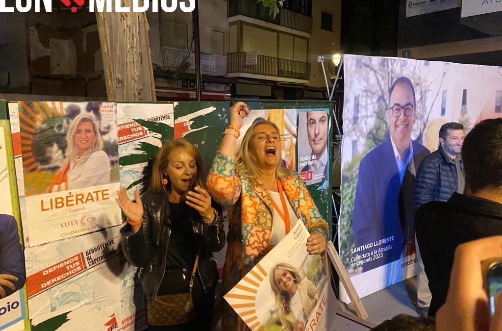Empieza la campaña electoral en Leganés, con la pegada de carteles