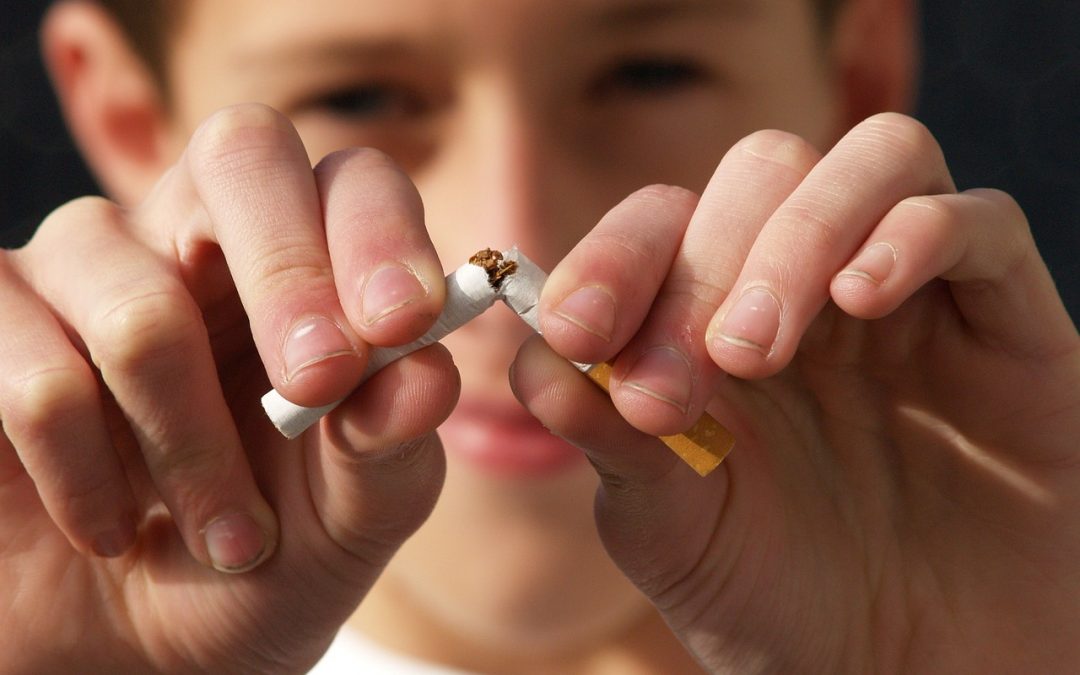 Se logra reducir en casi un 40% el consumo de tabaco en la población joven