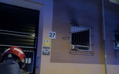 Incendio en una vivienda de Usera moviliza a 13 dotaciones de bomberos y deja varios intoxicados