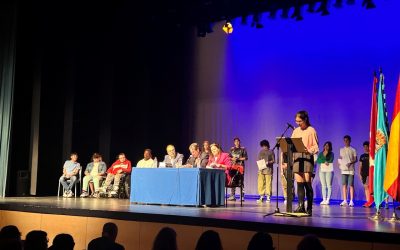 Alumnos de Leganés rinden homenaje al escritor Luis García Montero en programa educativo