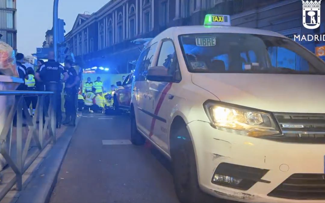 Un hombre resulta gravemente herido al ser atropellado por un taxi en el centro de Madrid