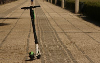 Hoy es el último día para llevar patinetes eléctricos en el transporte público de Madrid antes de la prohibición