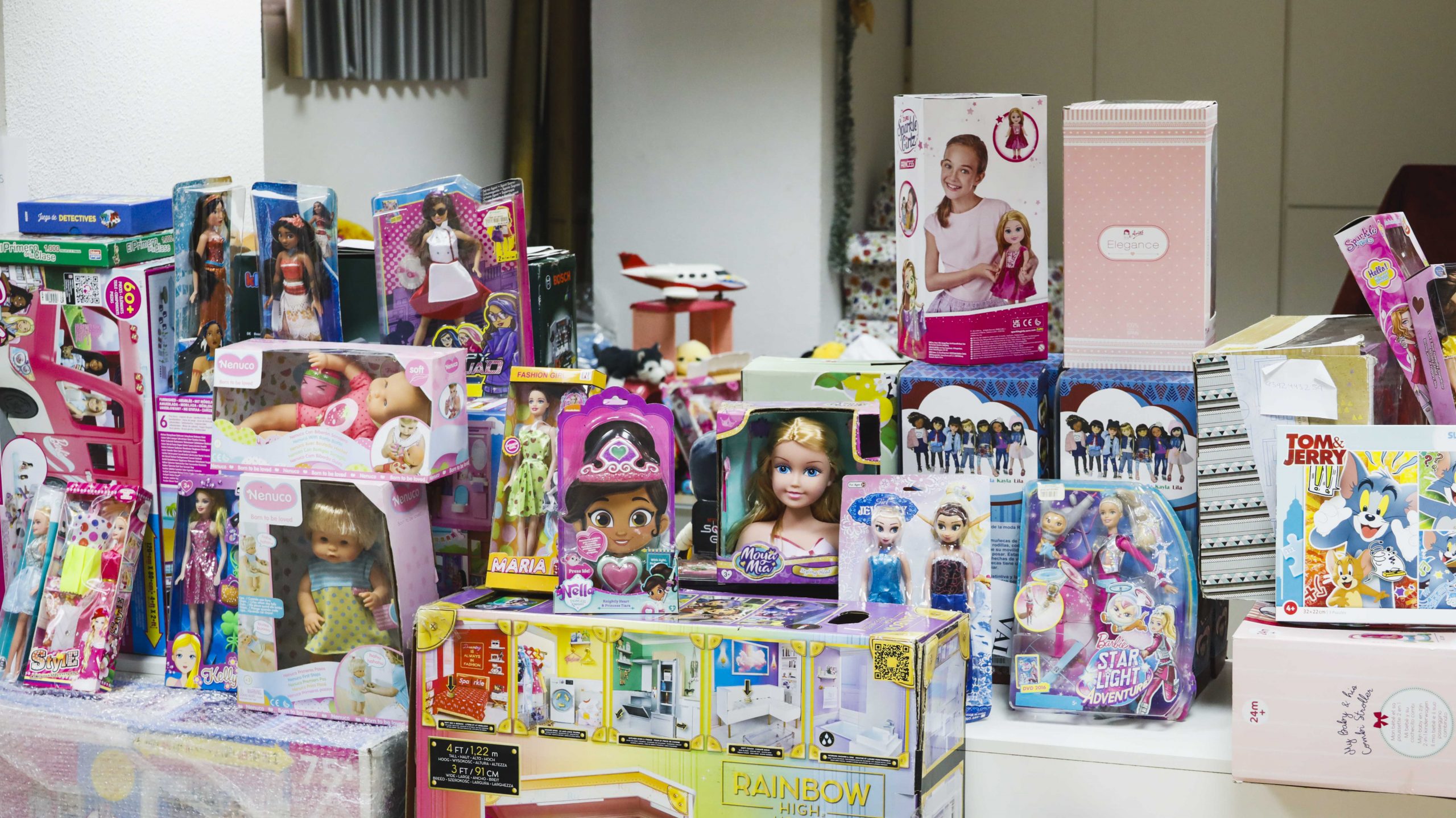 Más de 1.000 juguetes para que ningún niño de Móstoles se quede sin regalo en Reyes