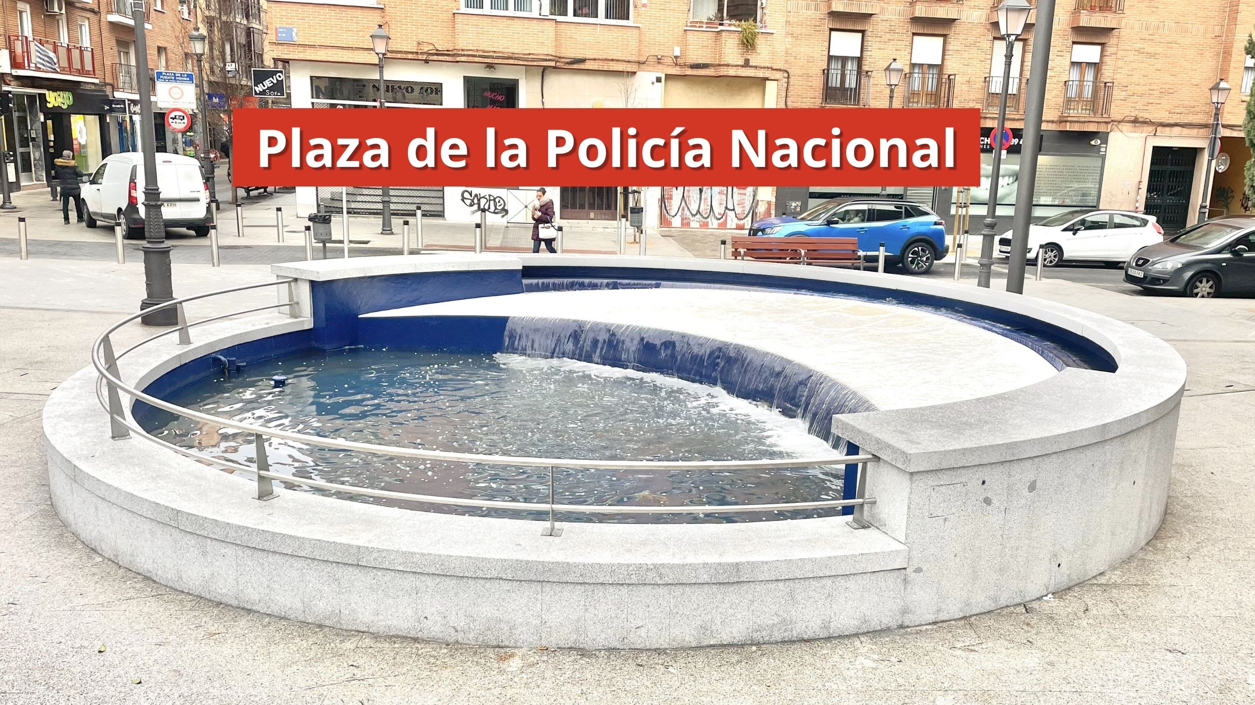 La calle de La Luna cambia oficialmente a Plaza de la Policía Nacional