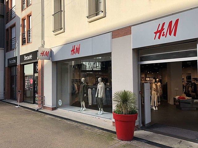 H&M cerrará 28 tiendas y despedirá a 588 trabajadores