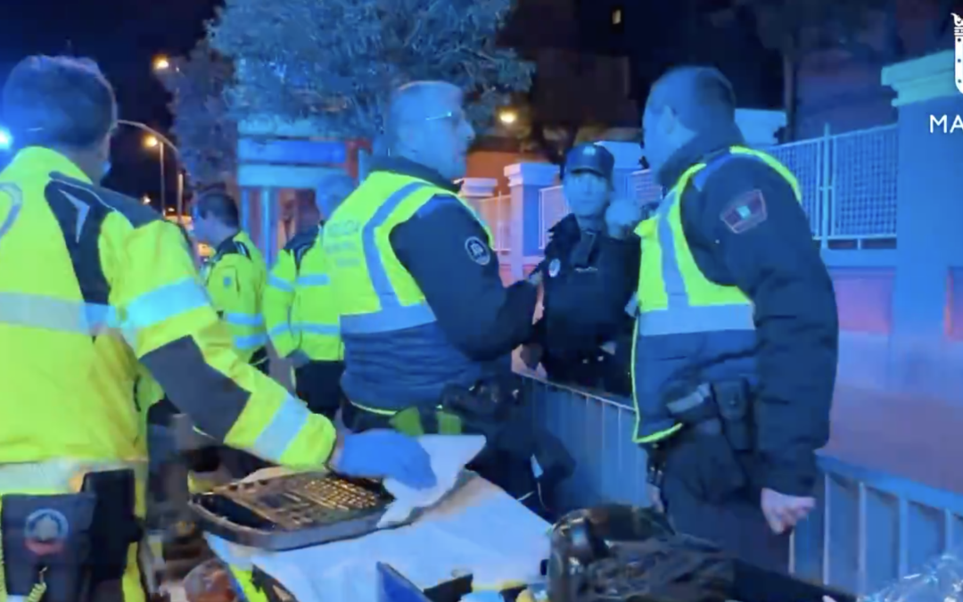 Muere un repartidor de comida en la Avenida Ciudad de Barcelona tras chocar con un taxi