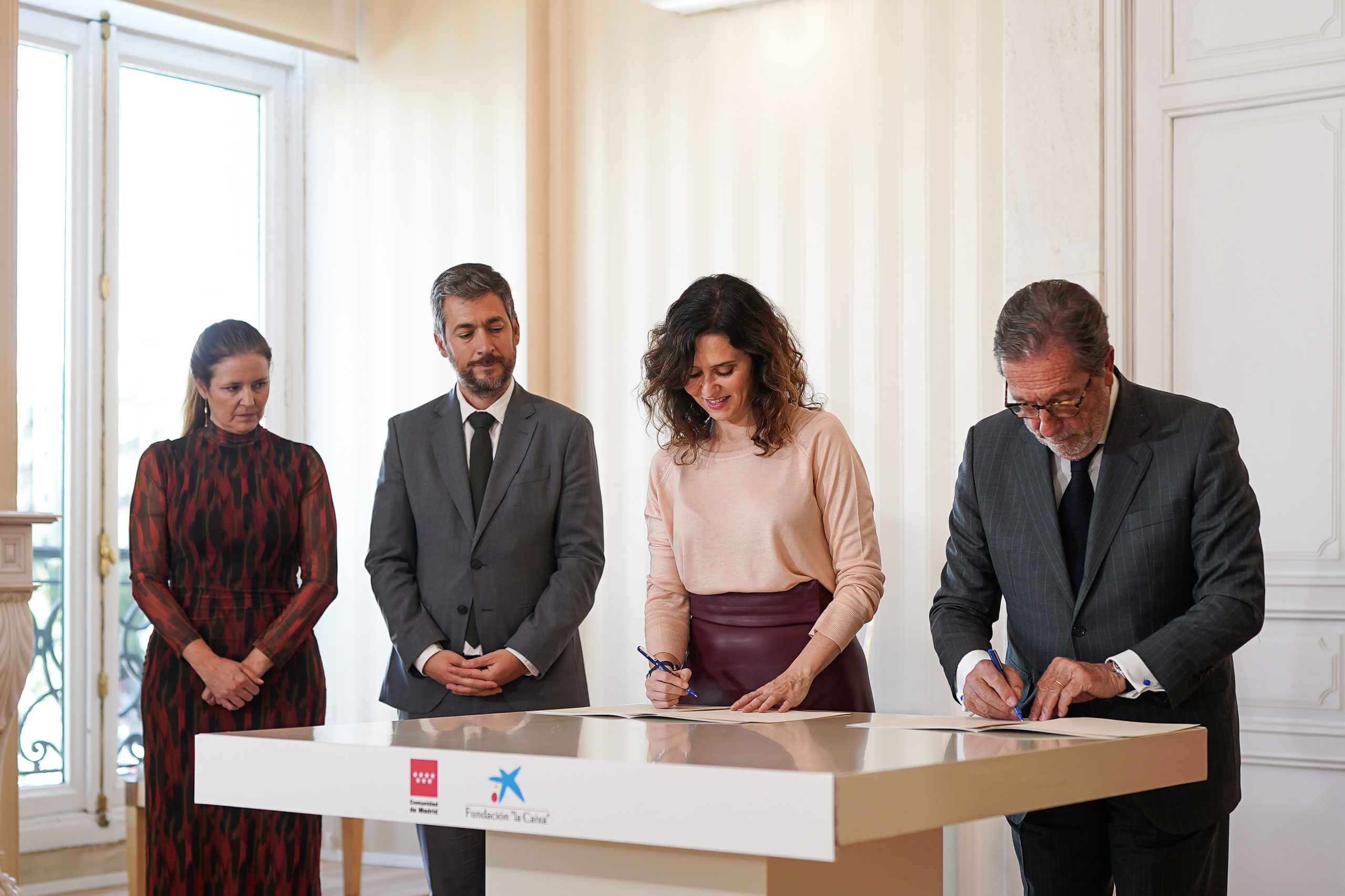 C. de Madrid -La Comunidad de Madrid y la Fundación 'la Caixa' firman acuerdo de inversión por 70 millones