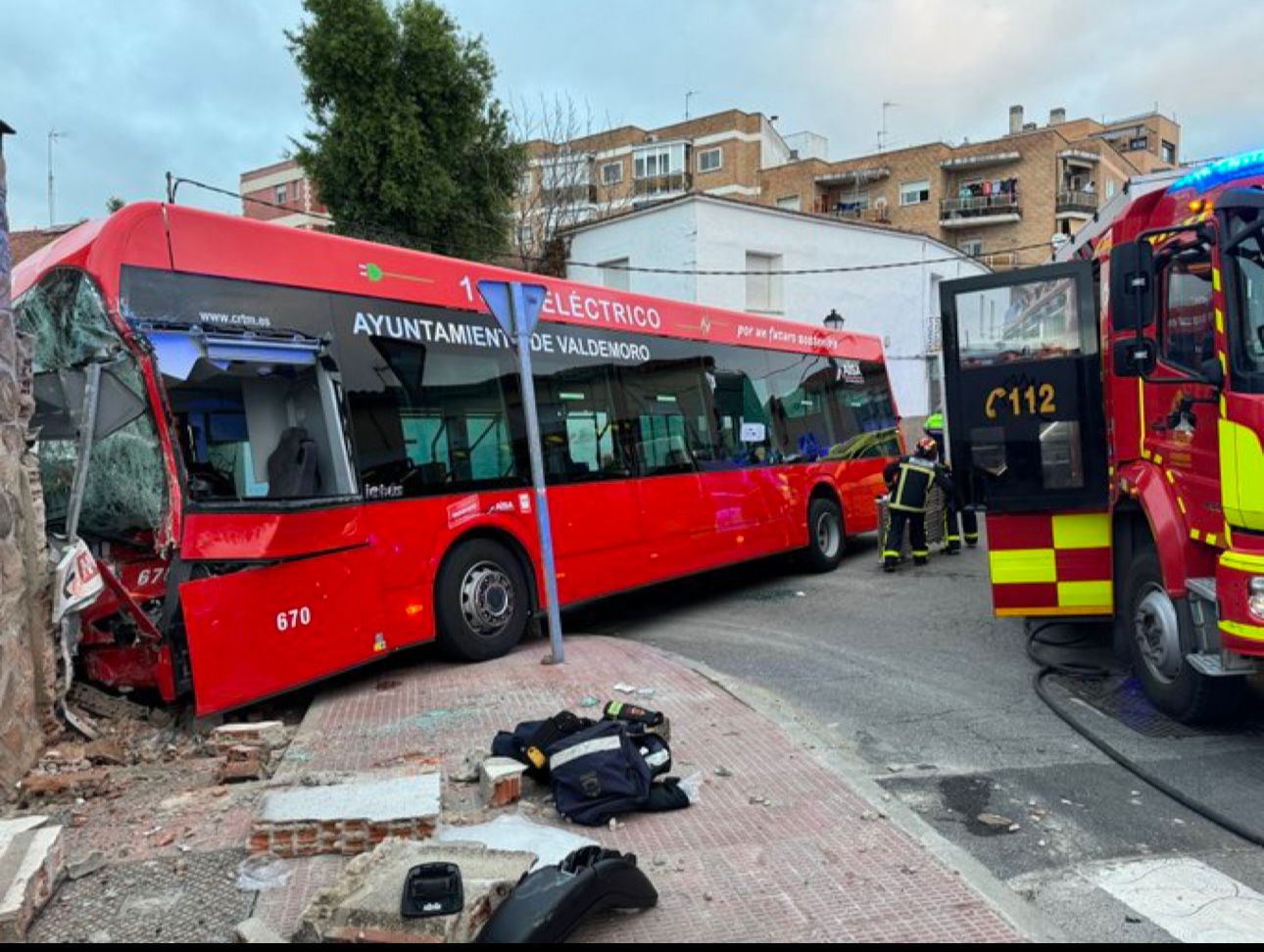SUMMA 112.- 15 personas resultan heridas en un accidente de autobús municipal en Valdemoro