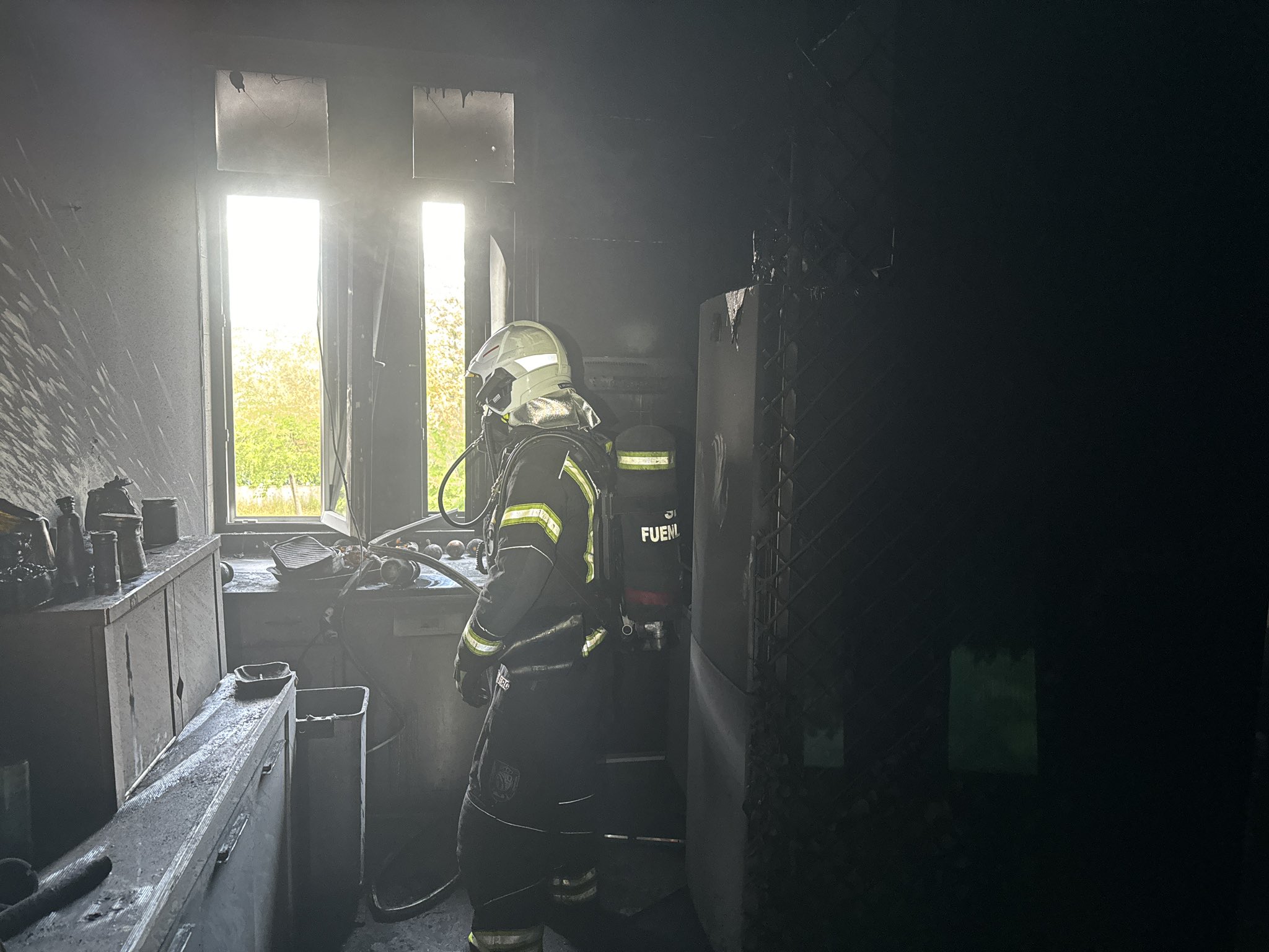 Un hombre herido al saltar de una ventana para escapar de un incendio en Fuenlabrada