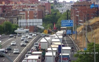 Un vuelco de camión genera gigantesco atasco en la A-4 a la altura de Valdemoro