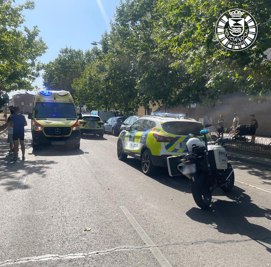 POLICÍA LOCAL LEGANÉS-Agentes de la Policía Local de Leganés salvan a un recién nacido con problemas respiratorios