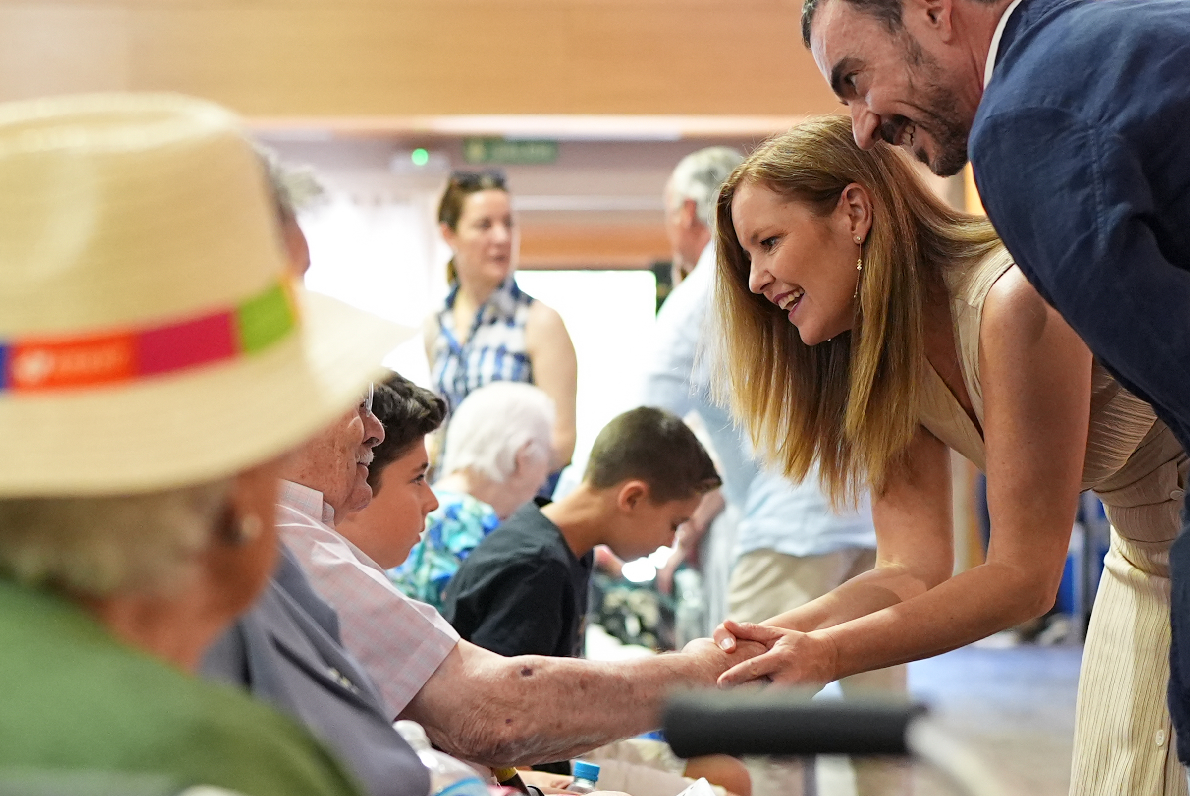 Madrid conmemora el Día de los Abuelos junto a medio centenar de mayores y sus nietos