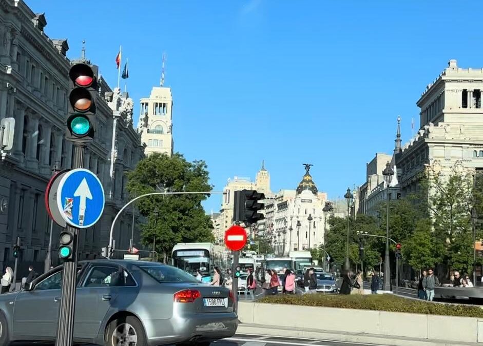 Madrid comienza a multar a los turismos con clasificación ambiental A a partir de hoy