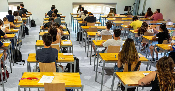 Prensa Pinto-Más de 2.200 estudiantes se inscriben para la EvAU extraordinaria de julio en la UCM