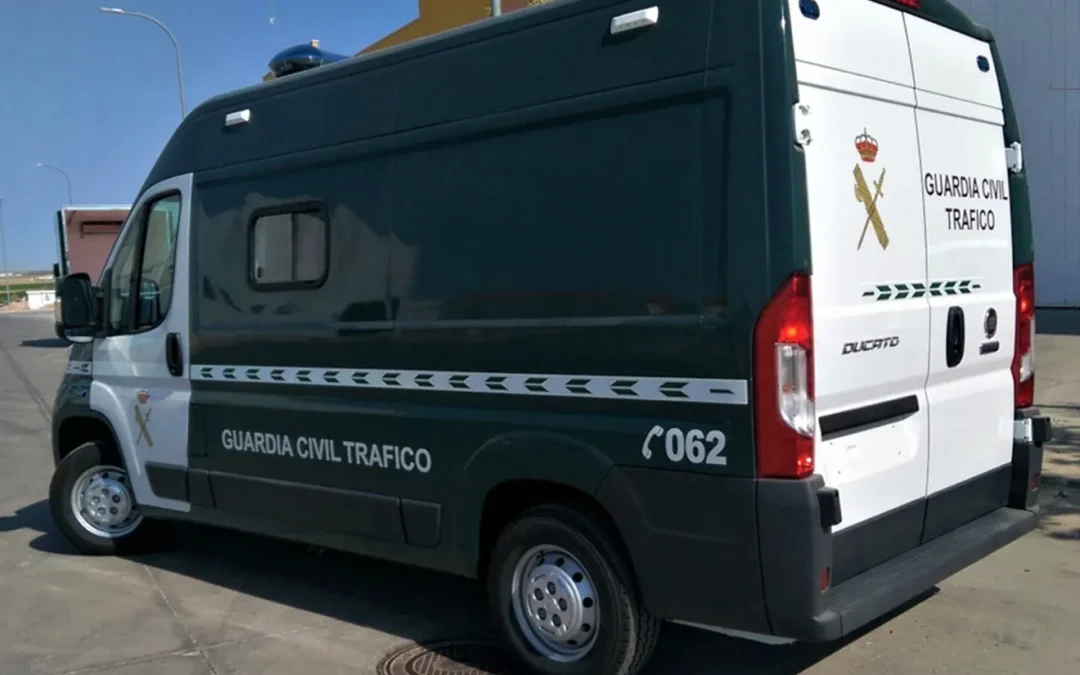 Fallece una mujer atropellada por un furgón de la Guardia Civil en Madrid