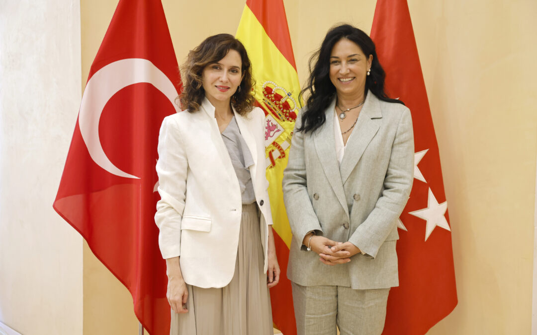 Díaz Ayuso se reúne con la embajadora de la República de Turquía para estrechar lazos culturales y turísticos