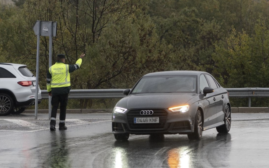 Tráfico lento en la M-50, A-1, A-3 y A-5 por obras y lluvias torrenciales en Madrid