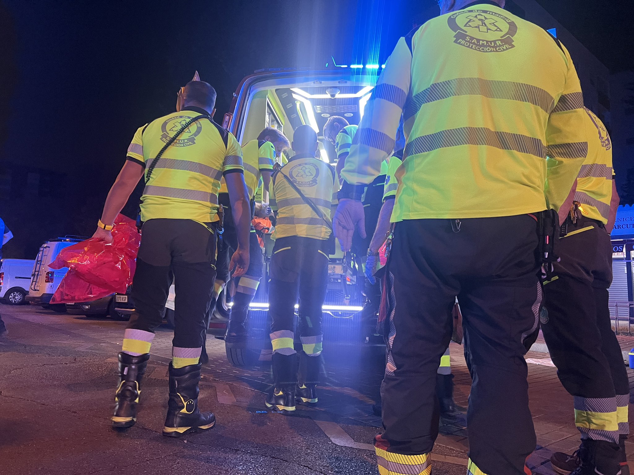 Incendio intencionado en un local de copas en Villaverde deja cinco heridos, uno de ellos grave