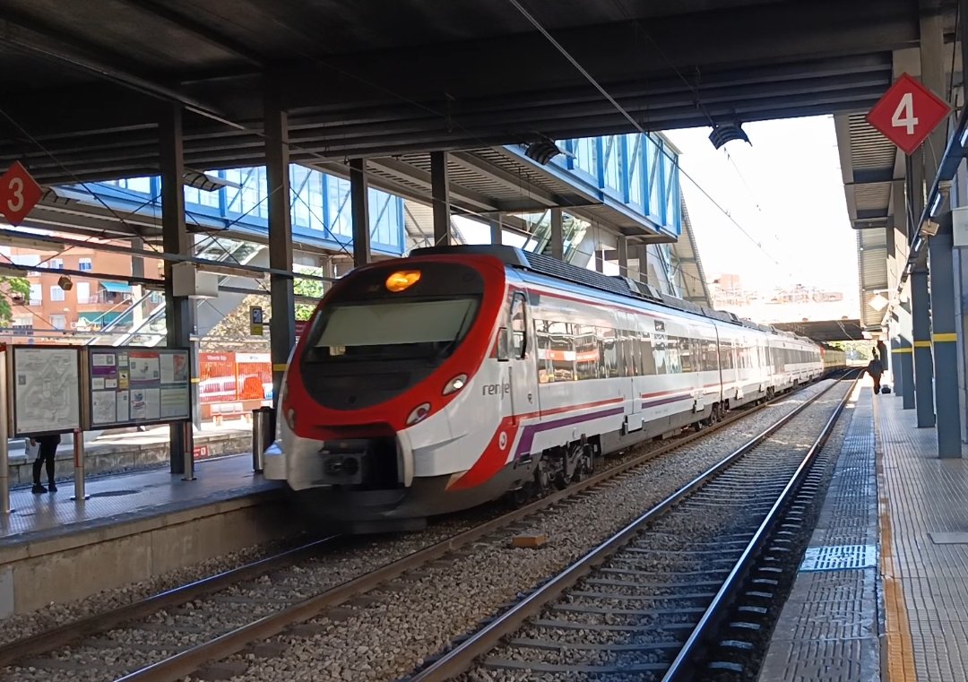 La estación de Recoletos reabre tras obras de mejora y los trenes de Cercanías recuperan la normalidad