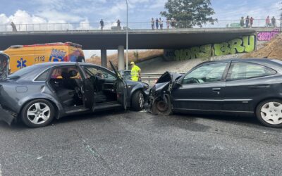 Tres heridos en una colisión múltiple en la M-40 que provoca grandes atascos