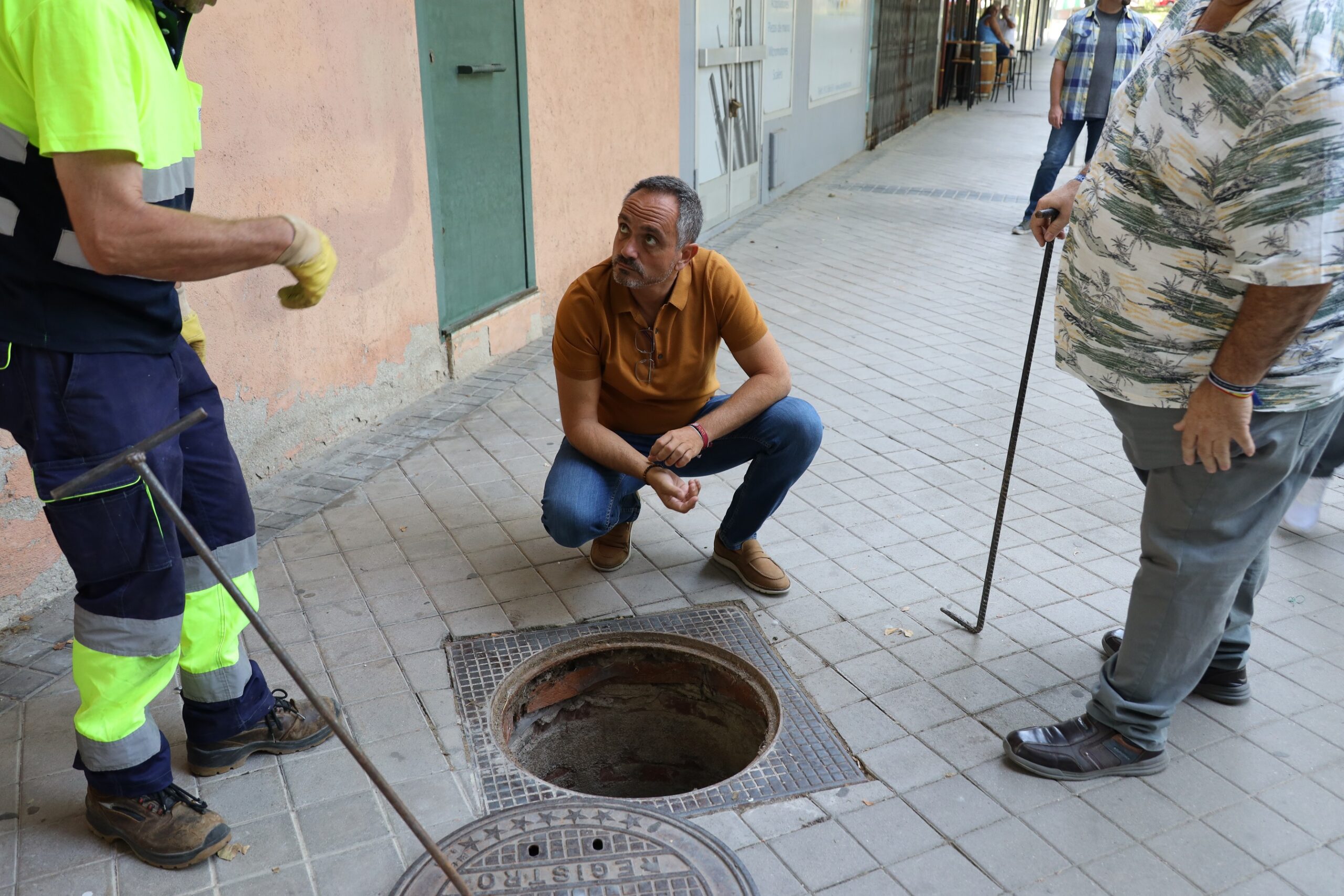 Móstoles refuerza la limpieza del alcantarillado ante una posible DANA