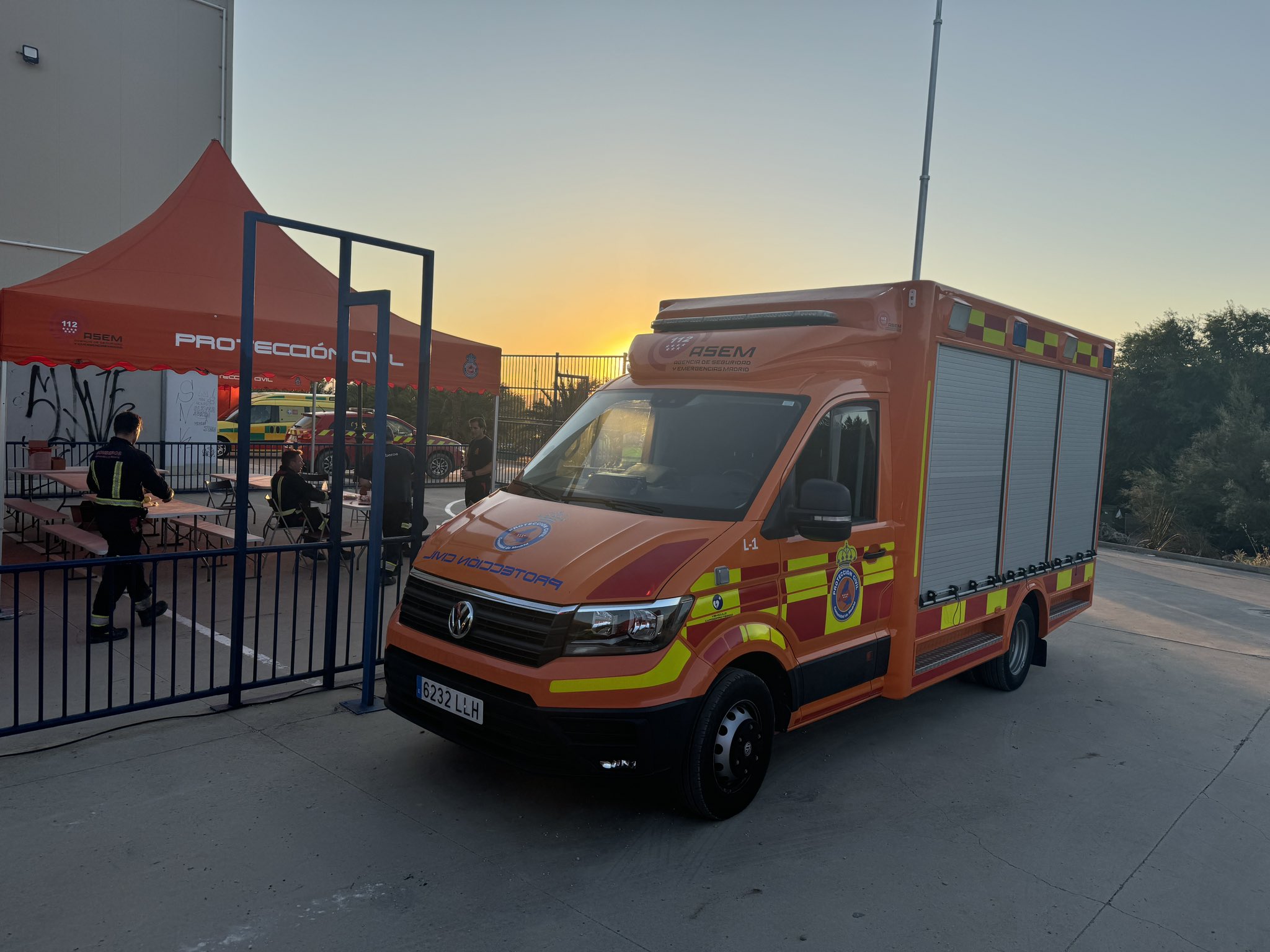 Un incendio en Loeches obliga a desalojar a los vecinos y a evacuar los animales