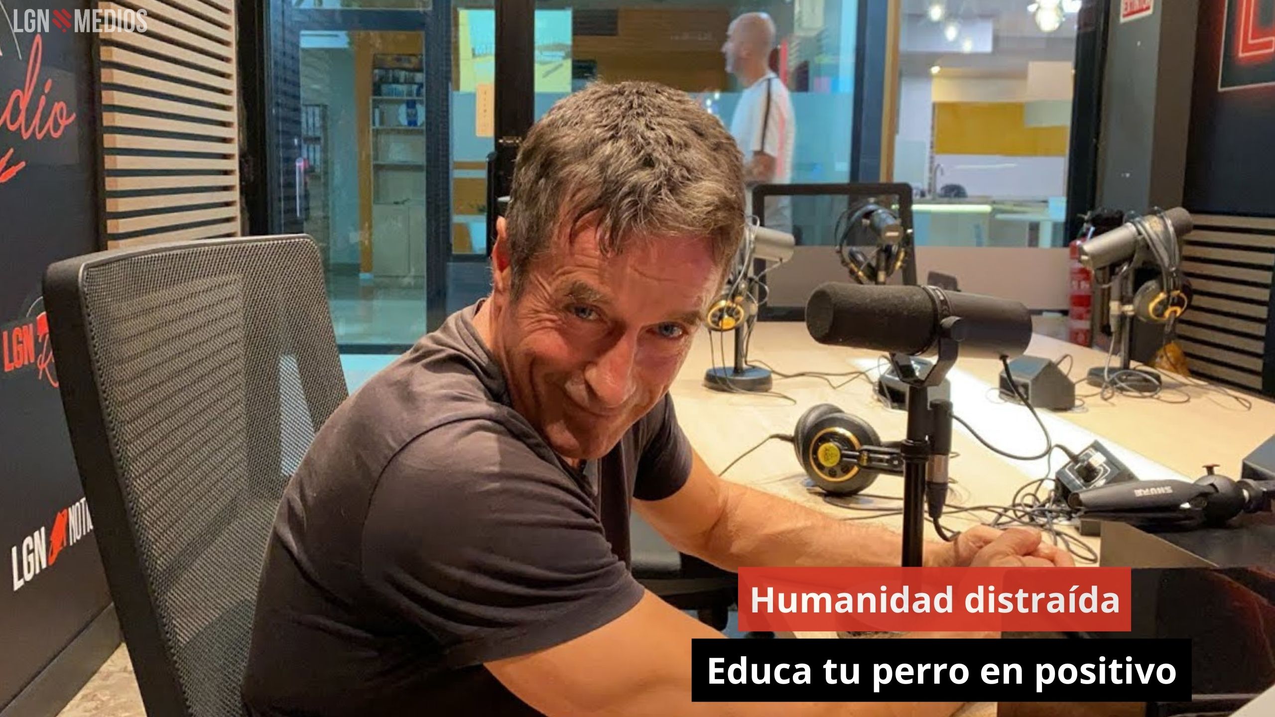 Humanidad distraída. Educa tu perro en positivo.