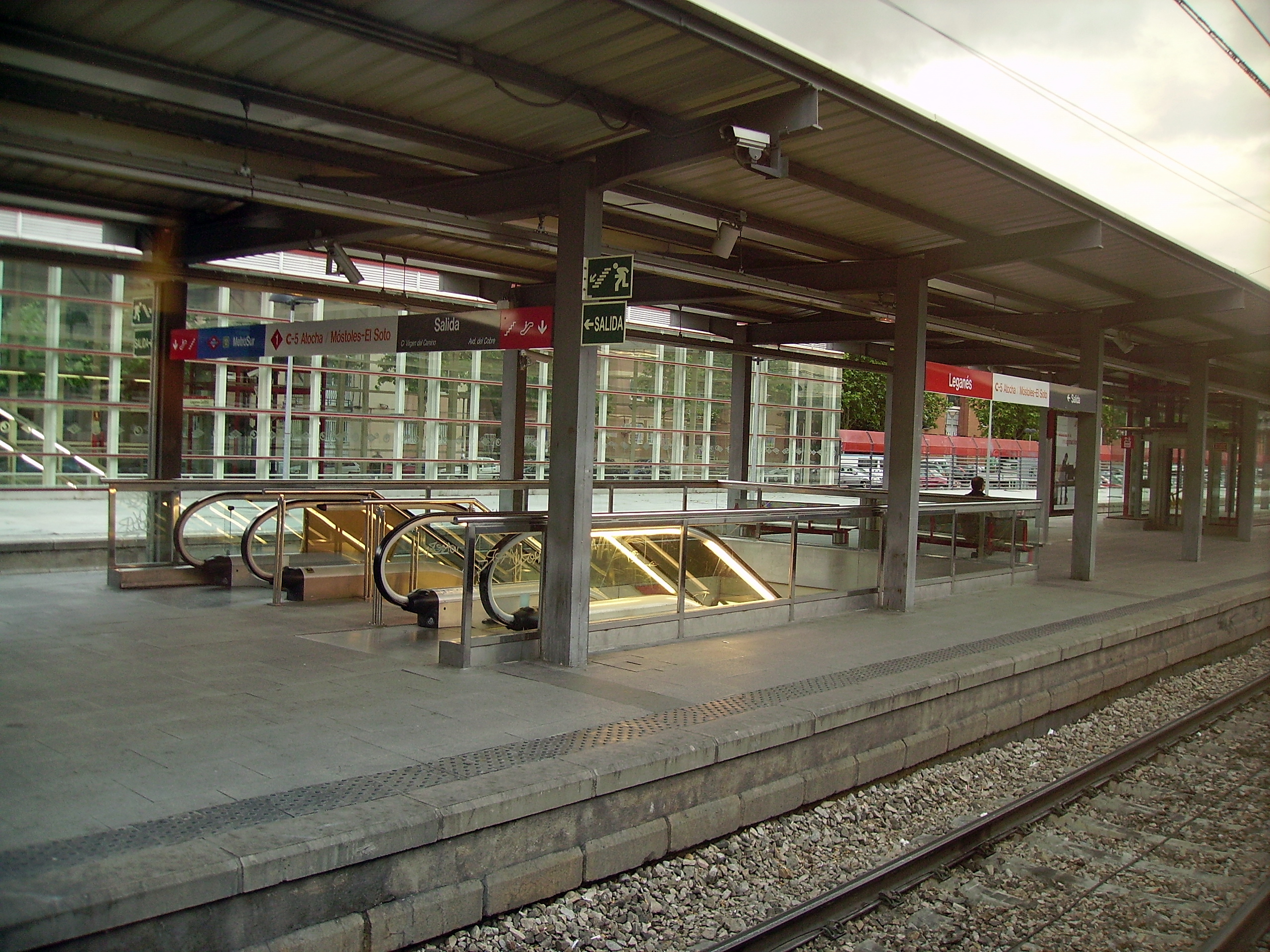 Tragedia en Leganés: mujer pierde la vida tras arrojarse a las vías del tren