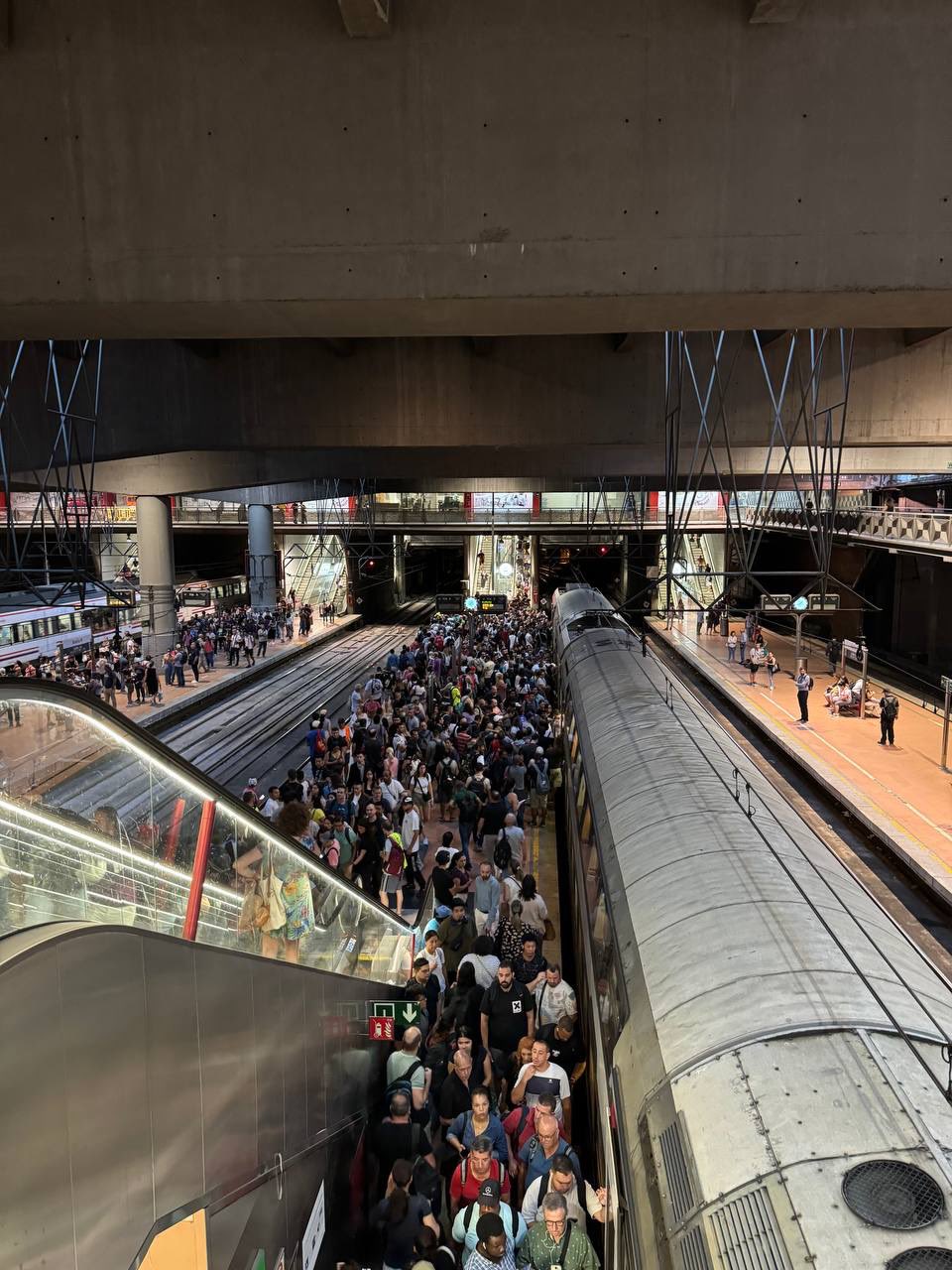 La vuelta al trabajo tras las vacaciones se ve afectada por una gran incidencia en Cercanías Madrid