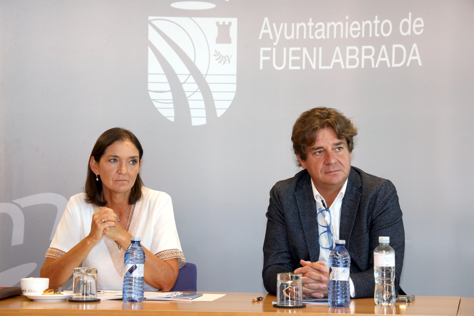 Reyes Maroto se reúne con el alcalde de Fuenlabrada para conocer los programas de apoyo educativo