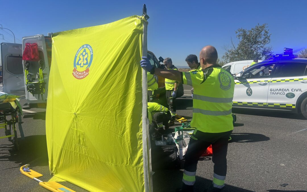 Grave accidente de un motorista de 76 años en la M-40, Fuencarral