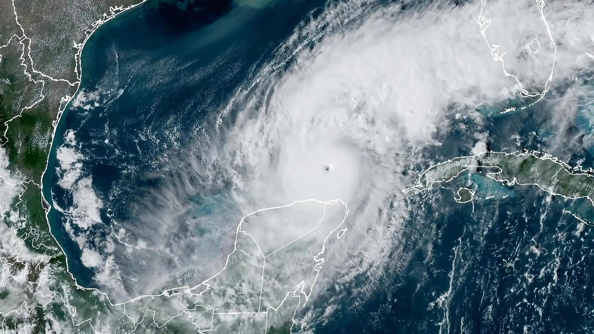 El huracán 'Milton' deja al menos dos muertos tras su llegada a Florida