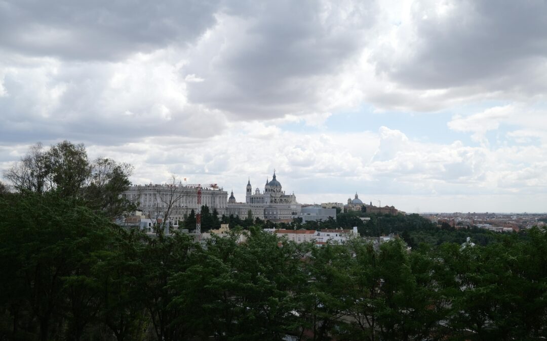 Descenso de temperaturas y lluvias con tormentas en C. de Madrid este fin de semana