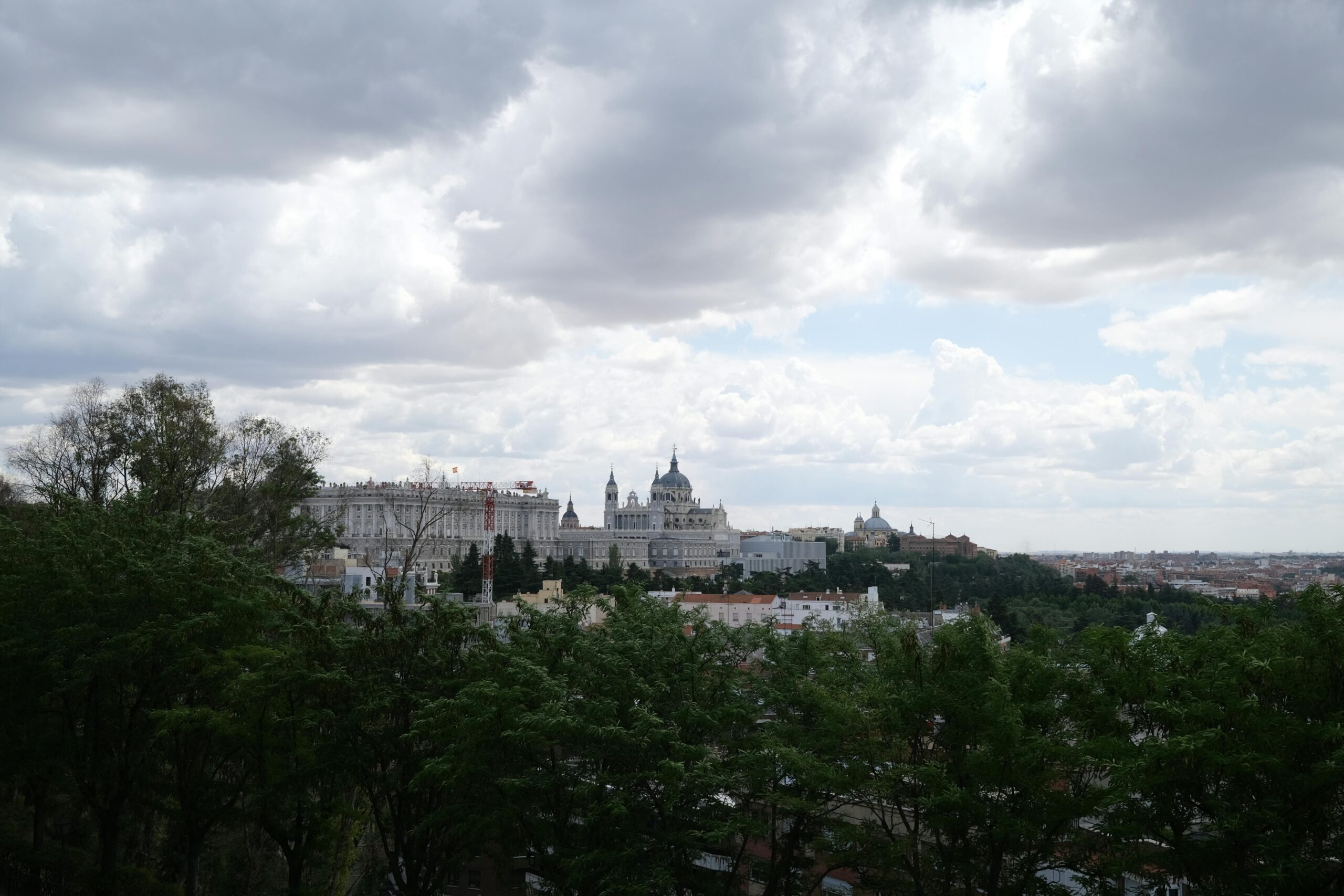 Descenso de temperaturas y lluvias con tormentas en C. de Madrid este fin de semana