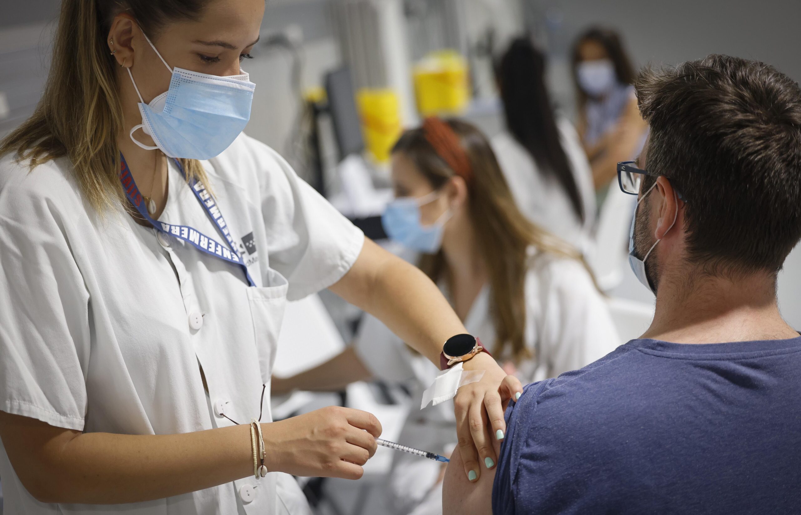 La campaña de vacunación contra la gripe y la Covid-19 en Madrid comienza el 7 de octubre