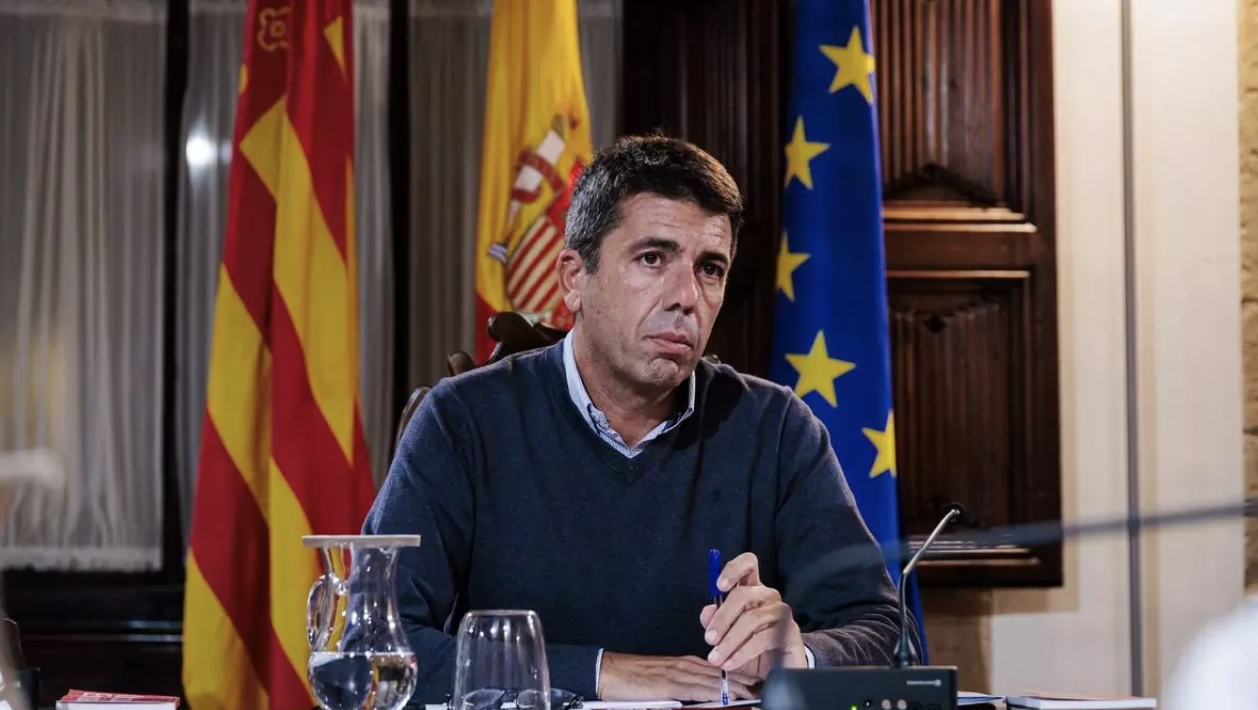 El president de la Generalitat valenciana, Carlos Mazón, durante un pleno extraordinario del Consell, a 4 de noviembre de 2024, en Valencia, Comunidad Valenciana (España). Carlos Luján / Europa Press