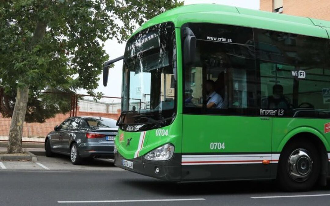 Huelga de autobuses y grúas pospuesta por los efectos de la DANA